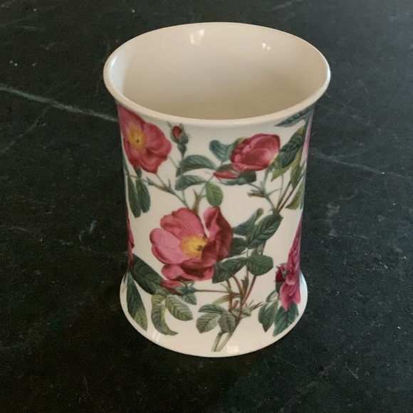 DUNOON | Hampton floral fine bone china mug. Adapted from Redouté prints. - Picture 3 of 7